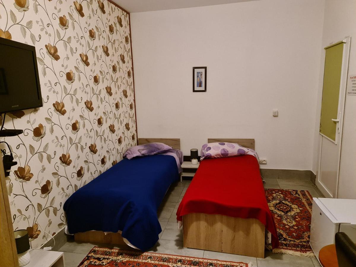 Pensiunea Caraiman Servicii De Cazare Codlea Exterior foto